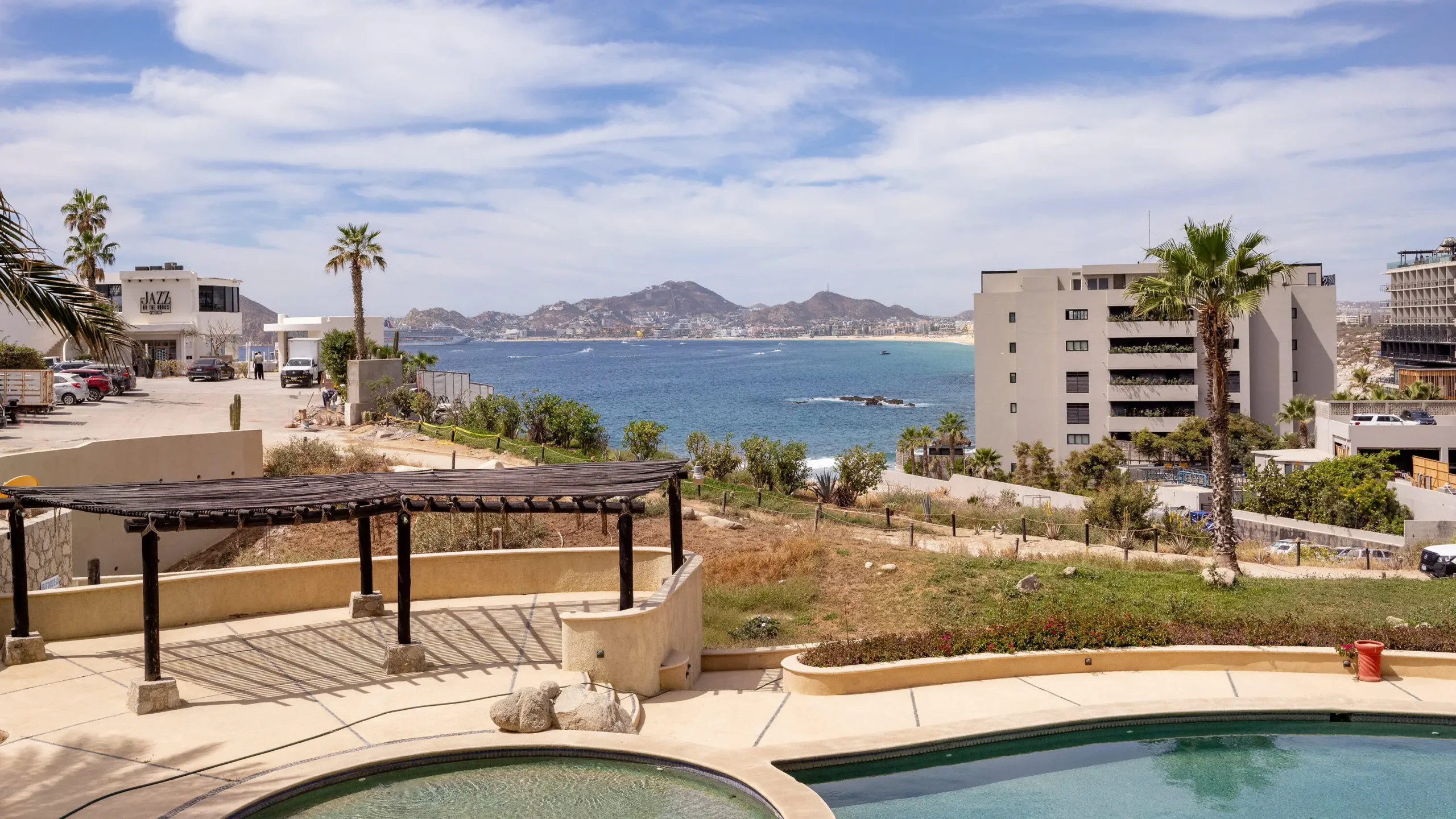 Modern Homes in Cabo Channel