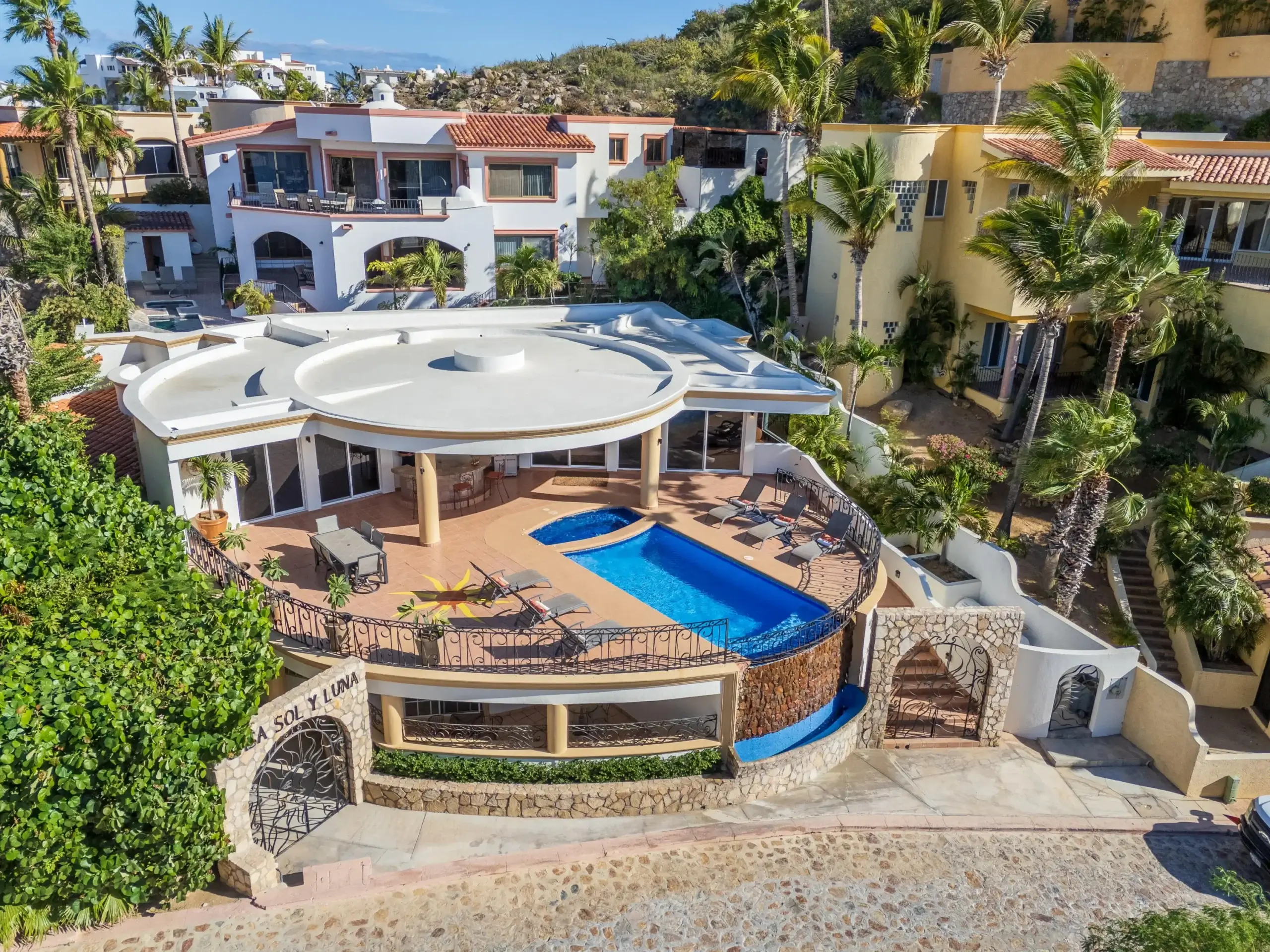 Estates Investment in Cabo Channel