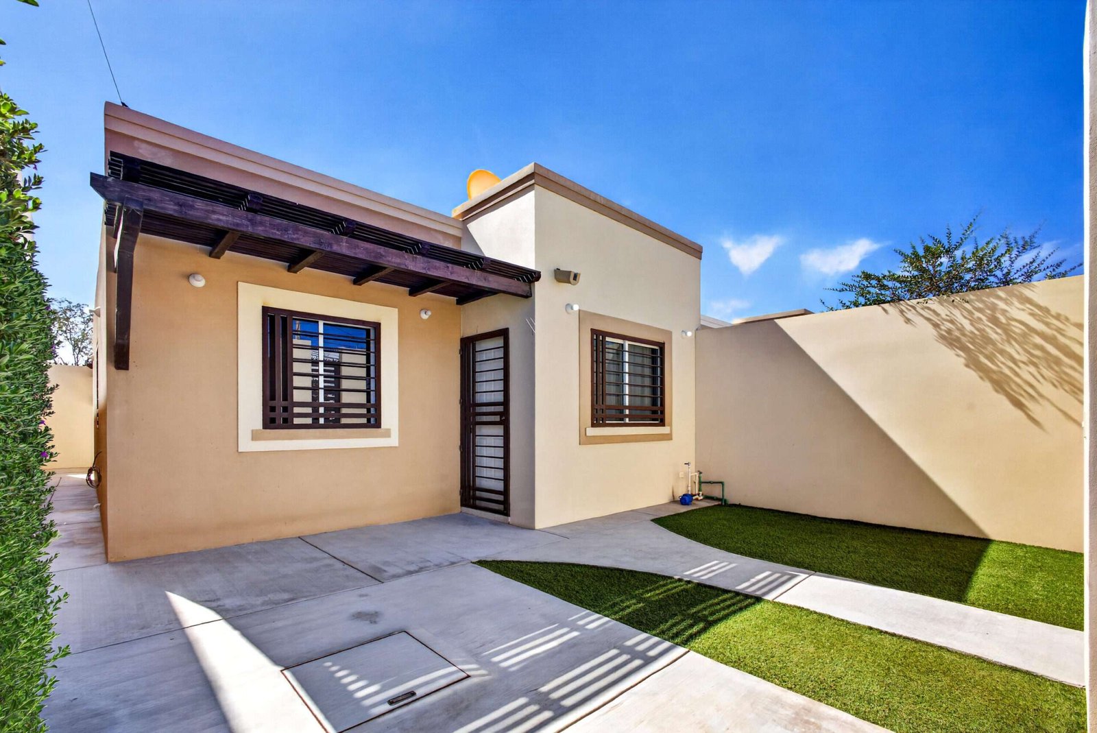 Los Cabos Colinas De San Jose This cozy two-story house is situated in the peaceful area of Colinas Plus in San Jose del Cabo. Upon entering, you'll be greeted by a spacious and bright living room that seamlessly flows into the dining area and kitchen, creating a welcoming atmosphere for family gatherings or socializing with friends. The kitchen is equipped with the essentials for preparing delicious homemade meals.Upstairs, you'll find three comfortable bedrooms, perfect for unwinding after a long day. The master bedroom features its own full bathroom, while the other two bedrooms share an additional bathroom. Additionally, there's a half bath on the ground floor for added convenience. for sale