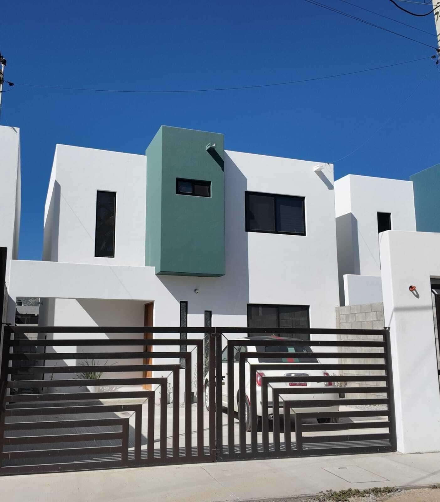 Los Cabos Ampliacion El Zacata EN VENTA CASA DE ENMEDIO, Col. Zacatal San José de Cabo.Esta casa se encuentra en un estado impecable, prácticamente nueva. Cuenta con recamara master con baño. 2 recamaras con closet. Todas las recamaras con aire acondicionado y closet. Estancia de sala y comedor con aire acondicionado. Total 2.5 baños. Amplio patio. Cisterna de 5,000 litros y tinaco de 1,100 litros. Tanque de gas LP estacionario. Calentador. Equipo hidroneumático. Conexiones listas para cocina y lavadora. Ubicada cerca de Oxxo, Chedraui, Smart Fit. Tienda Ley y Starbucks, escuelas y restaurantes. Vías rápidas por boulevard Forjadores y a 3 minutos de carretera Transpeninsular. for sale