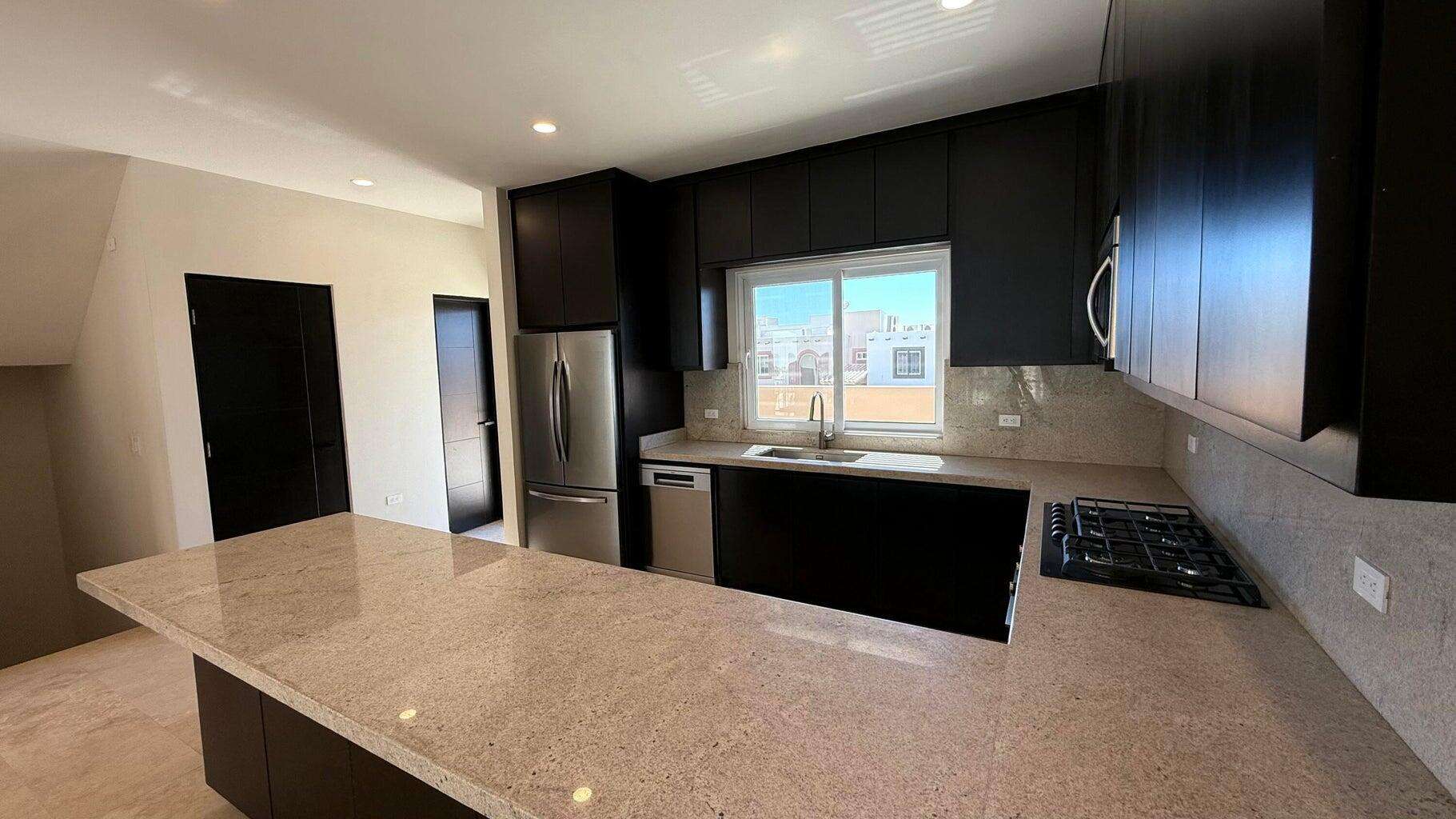 Los Cabos Quintas California in a quiet area whit no traffic congestion, just 2.5 km from la marina and downtown Cabo San Lucas an excellent option for living, it features:- 3 bedroom- A tv room- 2.5 bathroom- 2 parking spaces - Space for a garden and pool- 173 m2 of construction- 200 m2 of land- Granite countertops- 100 liter stationary gas tankEn una zona tranquila y sin caos vial a solo 2.5 km de distancia de la marina y centro de Cabo San Lucas, excelente para vivir , cuenta con:3 recamaras una tv room2.5 baños2 espacios para estacionamiento espacios para jardín y alberca173 m2 de construcción 200 m2 de terrenoCubierta de granito for sale