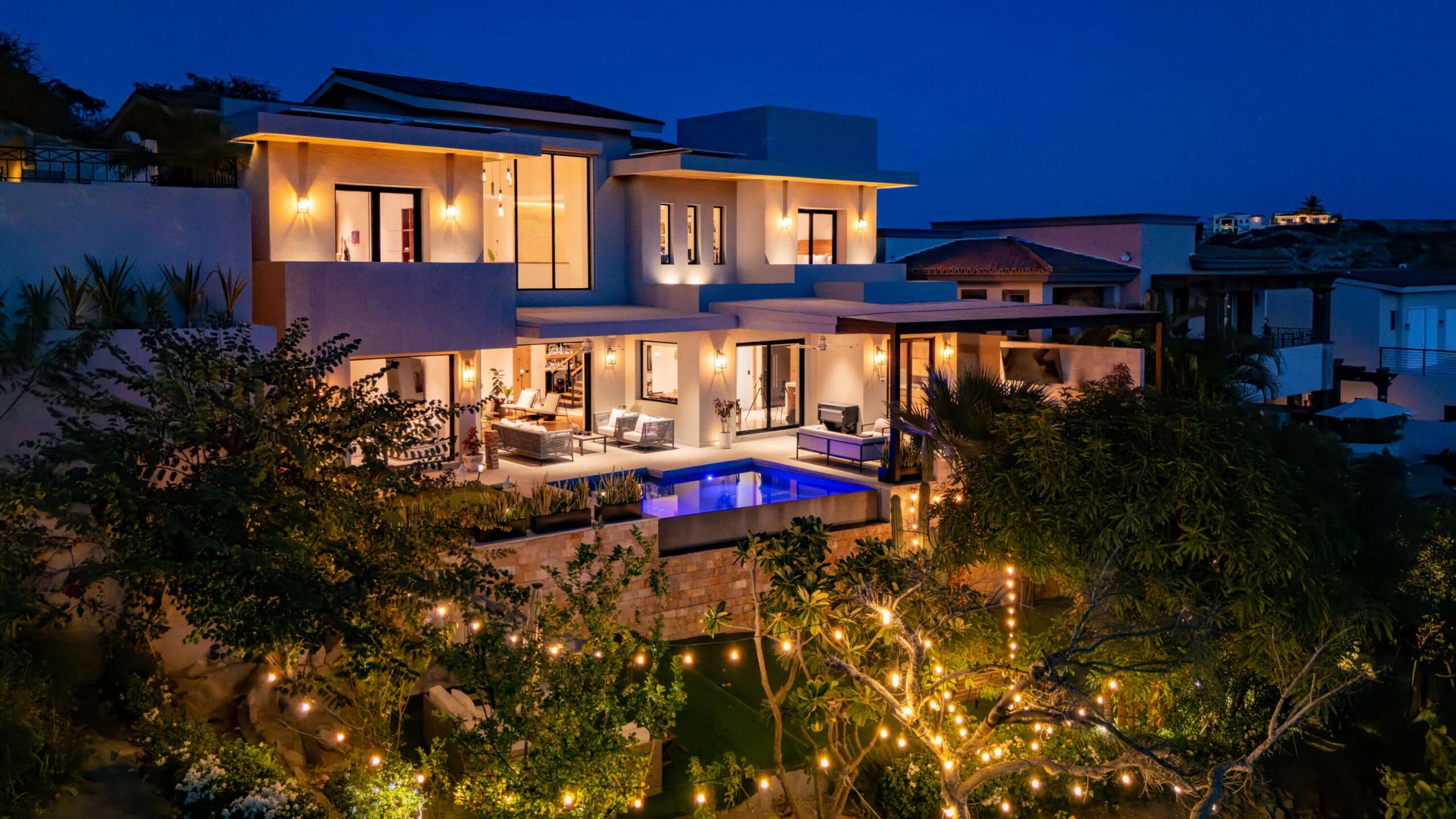 Los Cabos Residencial La Jolla Casa Devine is a luxurious, turnkey, fully-furnished, for sale