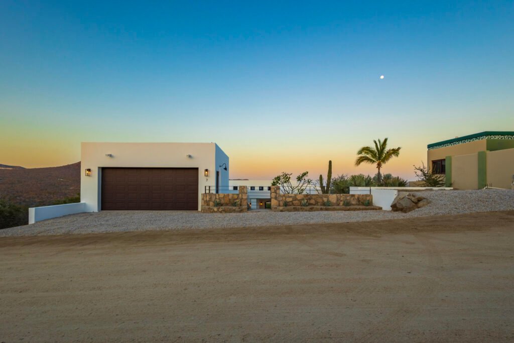 Los Cabos Cabo Colorado Discover modern luxury in this exquisitely designed home, built in 2020 and nestled within the exclusive, beachfront, private gated community of Cabo Colorado in San José del Cabo—just 2 miles from Palmilla Beach. Enjoy the convenience of living just steps from a stunning, sandy private beach within the community.With a striking contemporary aesthetic, this residence features gleaming white marble floors, beautifully appointed marble bathrooms, and captivating ocean – Casa Vista, Lot 7, San Jose del Cabo, BS