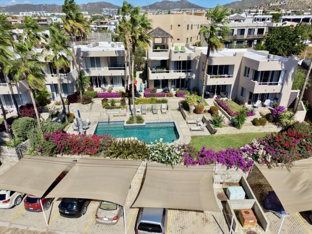 Los Cabos Idaho Condos Bright, spacious 2-bed, 2-bath condo, freshly updated with paint, updated cabinets, and quartz countertops. This stylish, move-in-ready home features a private patio just steps from a beautifully landscaped pool, plus access to the shared rooftop terrace with sweeping ocean – Crispin Cesena, Cabo Corridor, BS