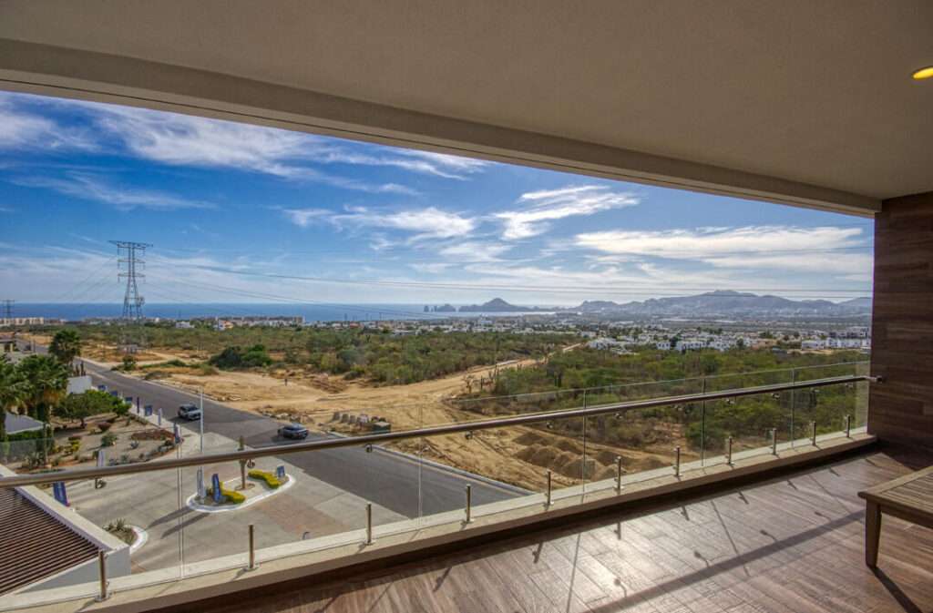 Los Cabos Residencial Coronado Location, Location, Location! Coronado Residence, ideally situated in San José del Cabo. This prime location offers unparalleled access to downtown San José del Cabo and the vibrant Art District, providing an exceptional environment for both living and working.Coronado Residence features a limited collection of 11 condominiums and 2 commercial spaces, ensuring a luxurious experience at a competitive price point. This a Penthouse 3-bedroom, layouts with corresponding 3 bathrooms, roof garden, open-concept kitchens equipped with high-quality appliances, and air conditioning for optimal comfort. Residents will also benefit from luxury amenities including a gated lobby with secure access, and a rooftop garden featuring an exclusive social area, jacuzzi, gym, and grill for alfresco enjoymen – Duara, Cabo Corridor, BS