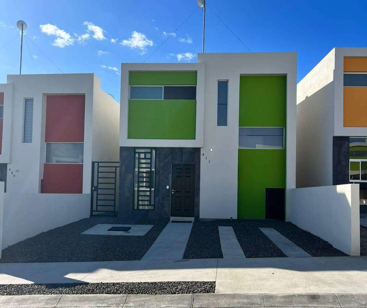 Los Cabos Monte Real Casa en Privada Cola de Caballo, Fraccionamiento Monte RealHermosa casa de dos plantas diseñada para ofrecerte comodidad y funcionalidad en cada rincón. Cuenta con dos amplias 2 habitaciones, un baño y medio, cocina integral completamente equipada, sala y comedor integrados que crean un ambiente perfecto para convivir en familia.Uno de sus mayores atractivos es su privilegiada ubicación dentro de la Privada Cola de Caballo, en el reconocido Fraccionamiento Monte Real, donde disfrutarás de todo lo que necesitas a pocos minutos: escuelas, clínicas de salud, supermercados y acceso rápido a las principales vías de comunicación, haciendo tu día a día mucho más práctico.La propiedad cuenta además con una cisterna de 5,000 litros y está ubicada en esquina dando mayor rp for sale