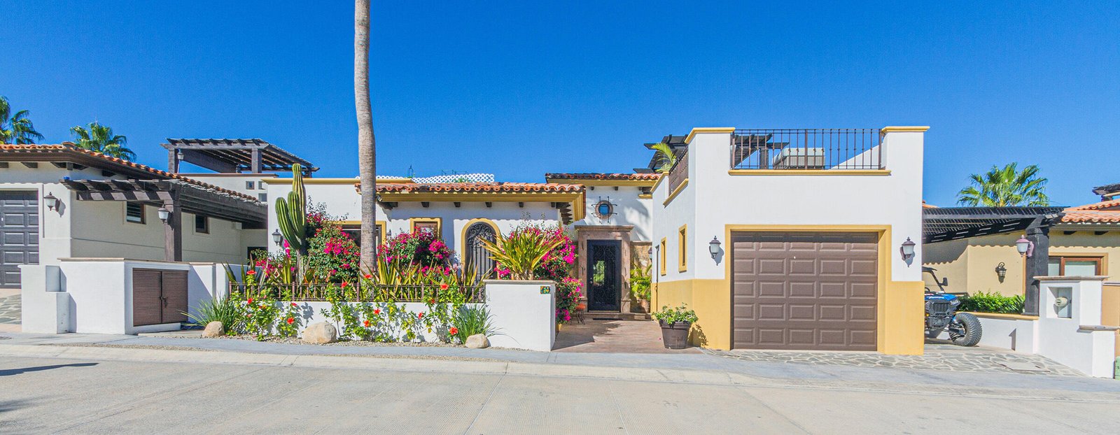 Los Cabos Hacienda Campestre Beautiful 3 bedroom home with additional nanny(maids)quarters, roof top terrace and a garage backing onto the 13th fairway of the prestigious Club Campestre Golf course. Here is your opportunity to own a piece of the established and very sought after community of Hacienda in Campestre. Surrounded by lush green landscape and over head ocean for sale
