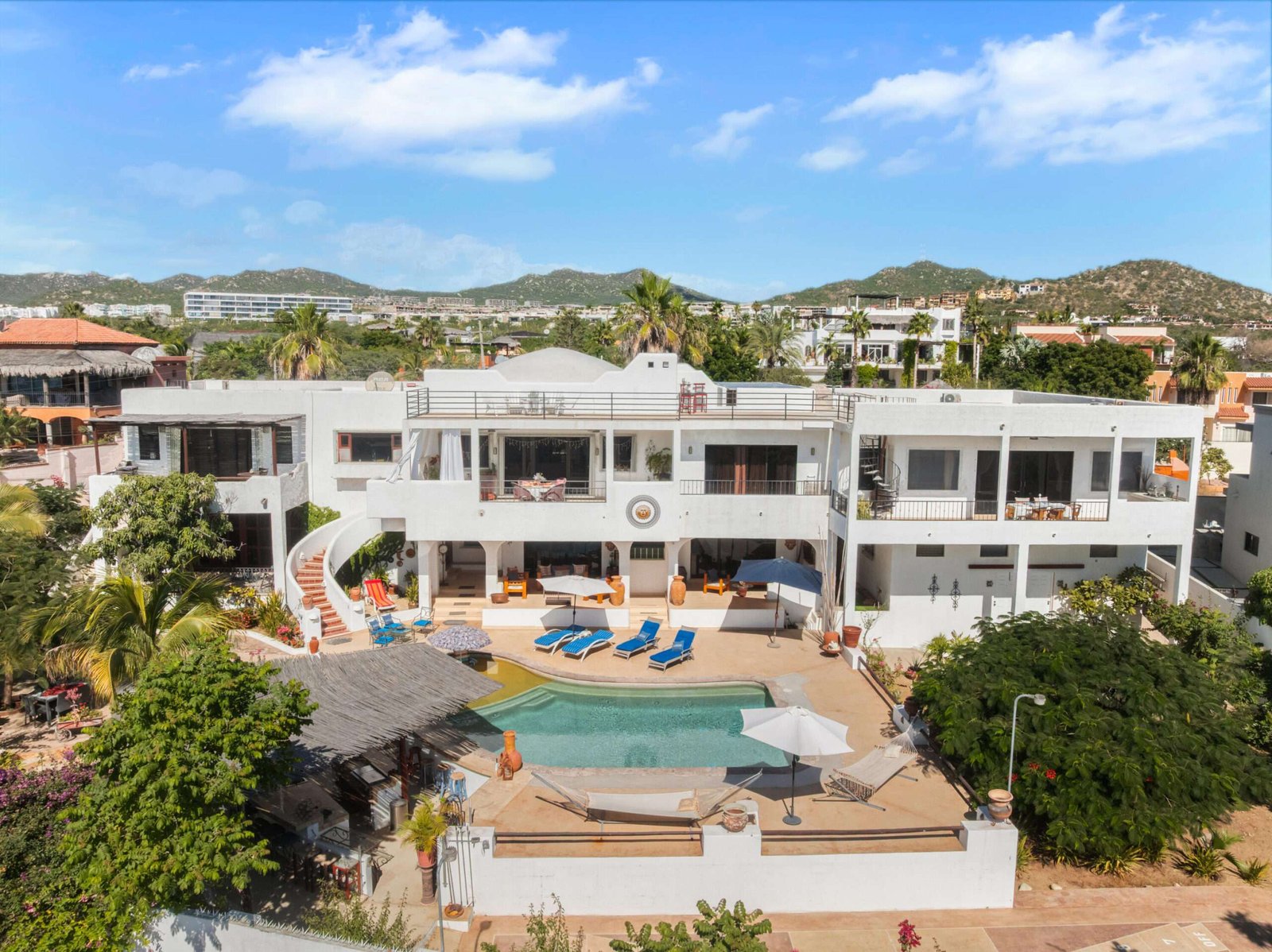 Los Cabos Residencial La Jolla Casa Devine is a luxurious, turnkey, fully-furnished, for sale