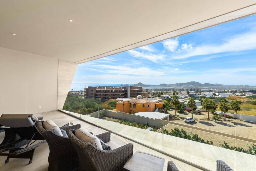 Los Cabos Paramo Páramo Village is a boutique residential community in San José del Cabo. This two-bedroom, two-and-a-half-bathroom residence combines comfort, style, and convenience within a secure, master-planned setting. Open-concept living with refined finishes and expansive – Mistiq Los Cabos Penthouse, Cabo Corridor, Cabo Corridor, BS