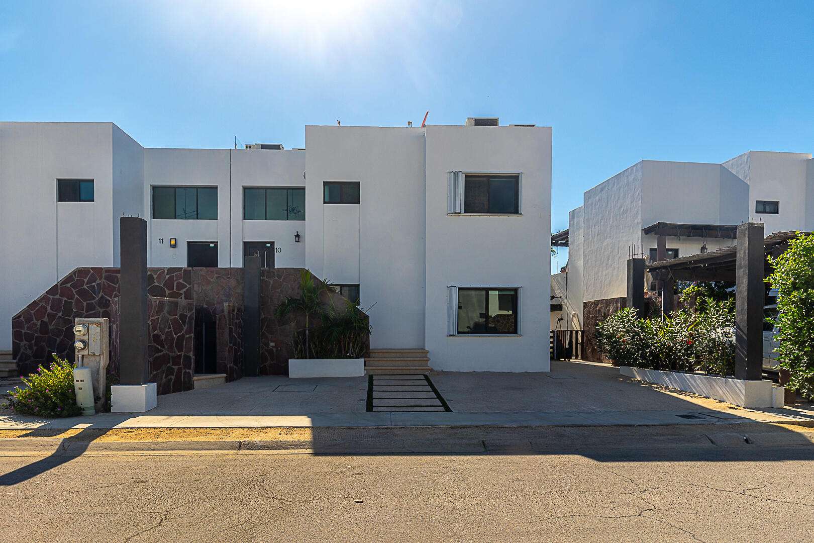 Los Cabos Cumbre Del Tezal 3-bedroom residence in Cumbres del Tezal, Cabo San Lucas, positioned to capture ocean for sale