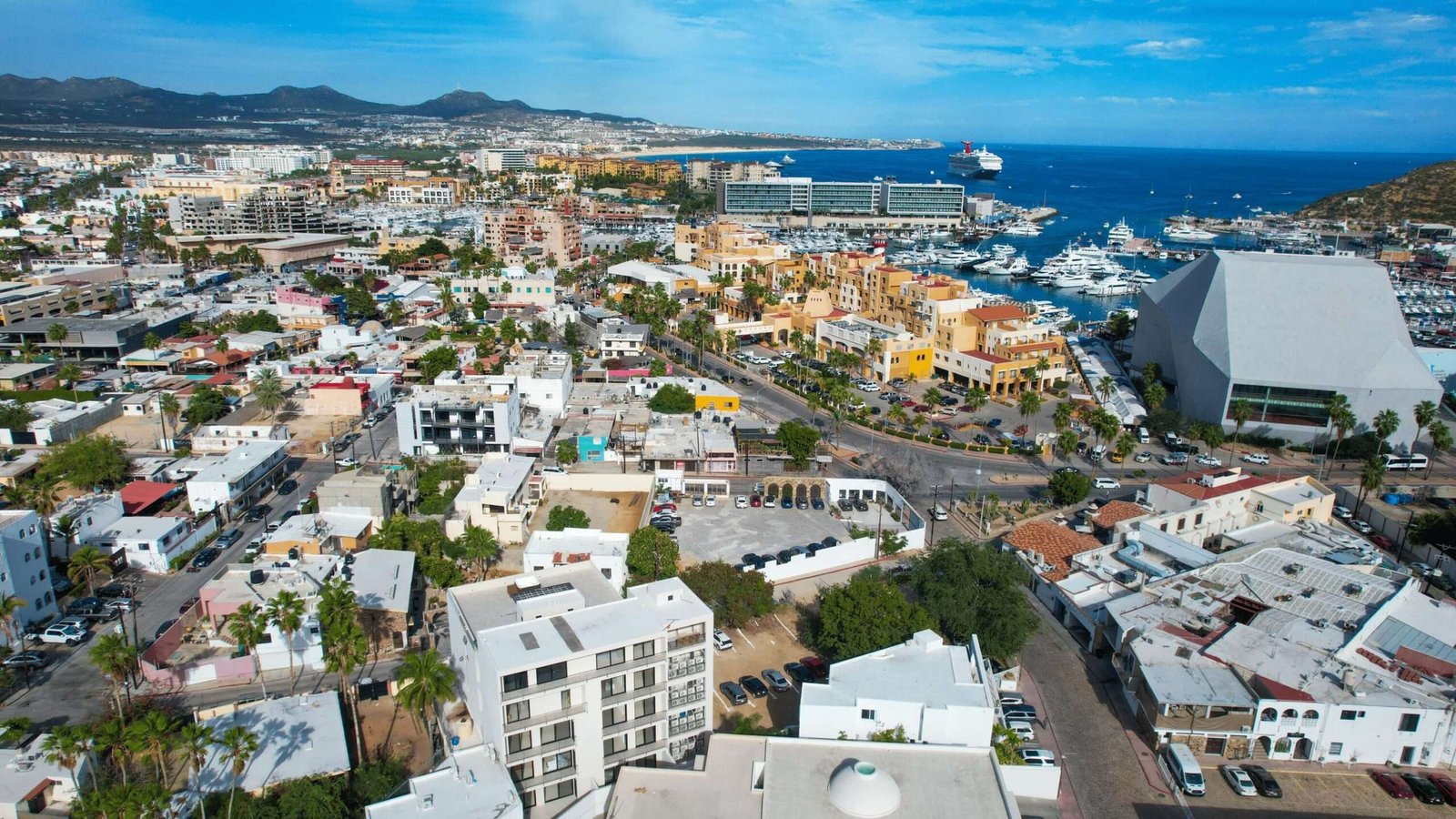Los Cabos Duara This property has amenities such as: Swimming pool, gym, game room, mini golf, basketball courts, children's play area and a common meeting room.Direct Developer Financing in US Dollars: Term: Up to 60 months. Fixed annual interest rate: 9% or 18 months interest-free.Simple and fast process. --------------------------------------------------------Financiamiento Directo del Desarrollador en Pesos Mexicanos: Plazo: Hasta 60 meses. Tasa de interés anual fija: 12% o 18 meses sin intereses.Proceso sencillo y rápido. for sale
