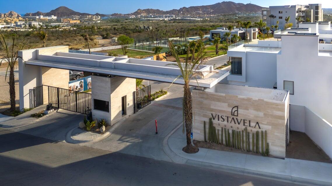 Los Cabos Cabo Del Mar Ecopark Fantastic investment opportunity in Cabo del Mar! Beautifully furnished condo featuring two spacious bedrooms and a generous TV/living room area, perfect for relaxing getaways or vacation rentals. Enjoy stunning for sale