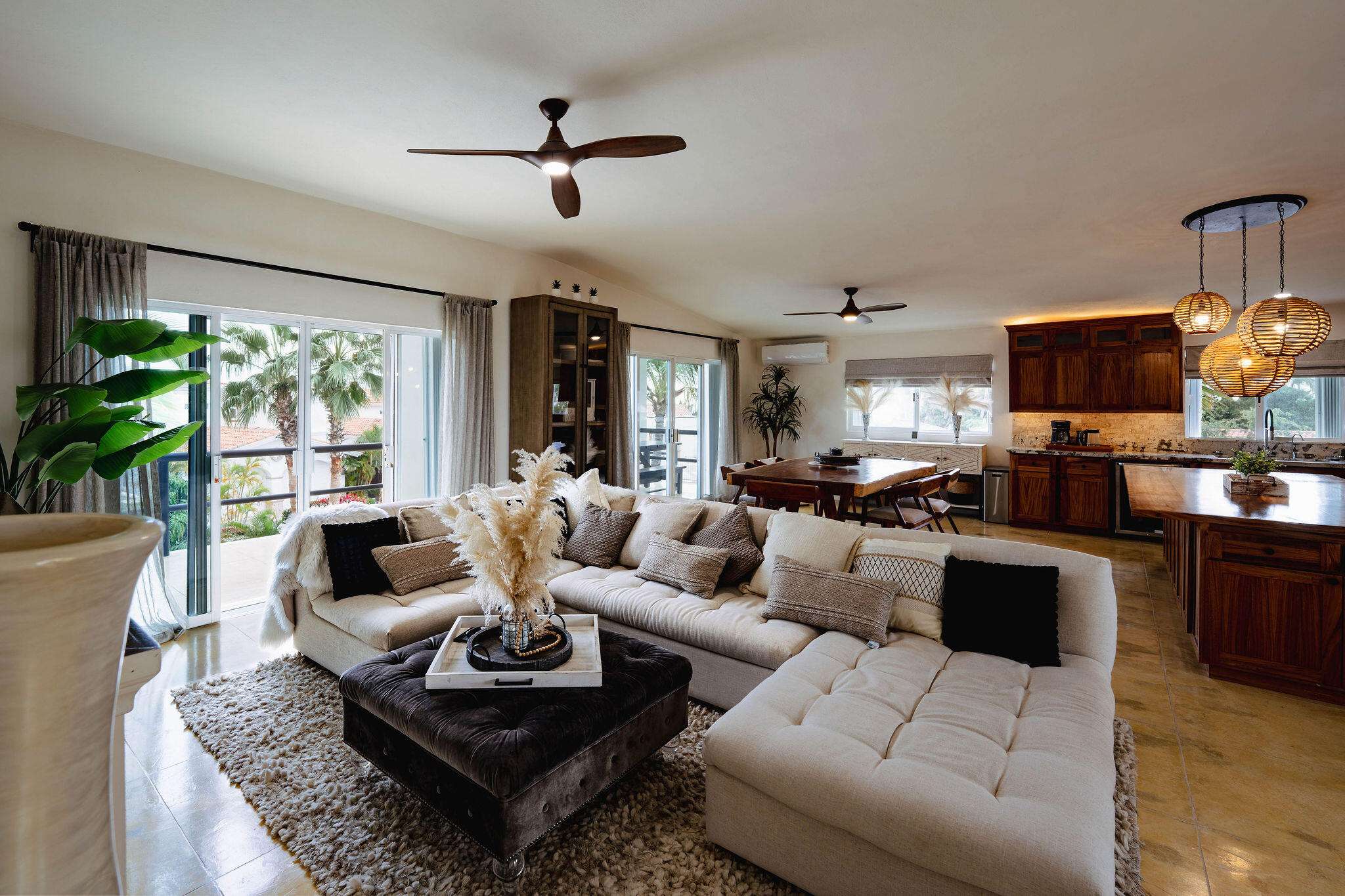 Los Cabos Cresta Del Mar Located on a Cul De sac - A luxurious 4 bed 4 and 2 half bath House with full casita that has a separate entrance and kitchen. Ocean for sale
