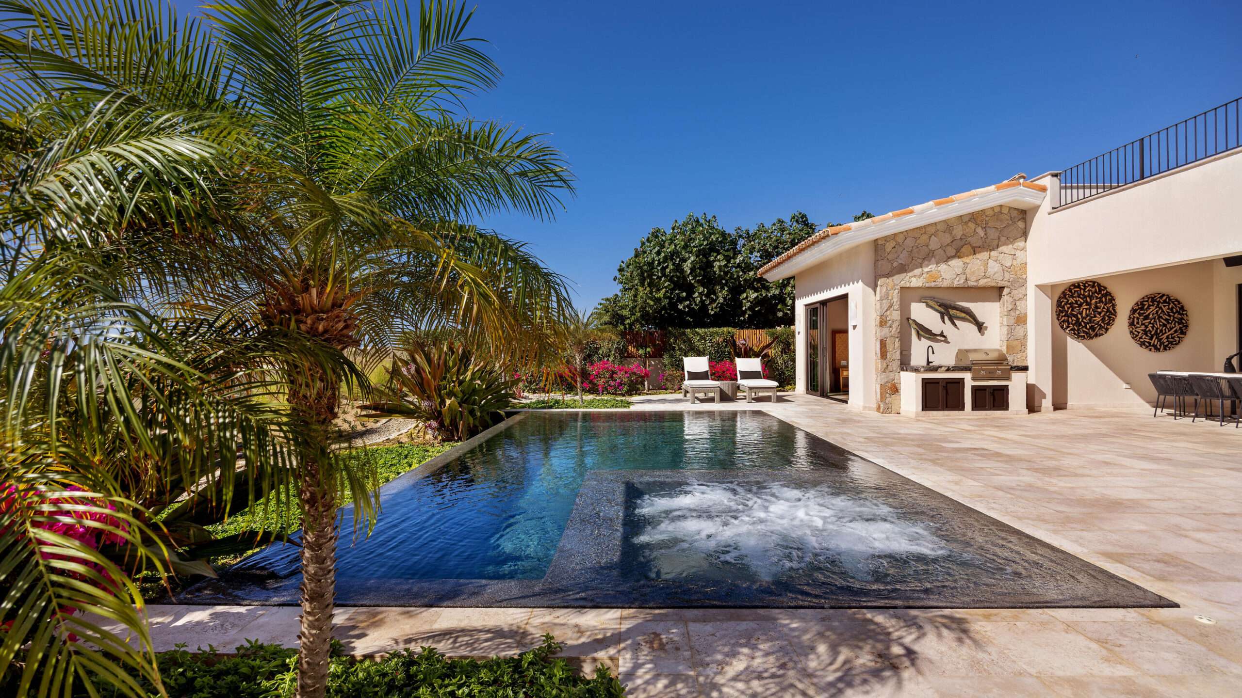 Los Cabos El Tule-Inland:General Rare investor opportunity in the San José Corridor. 2 luxury residences fully completed and move-in ready. 8 additional units with land secured and full blueprints in place -- ready to build to buyer's vision. At for sale