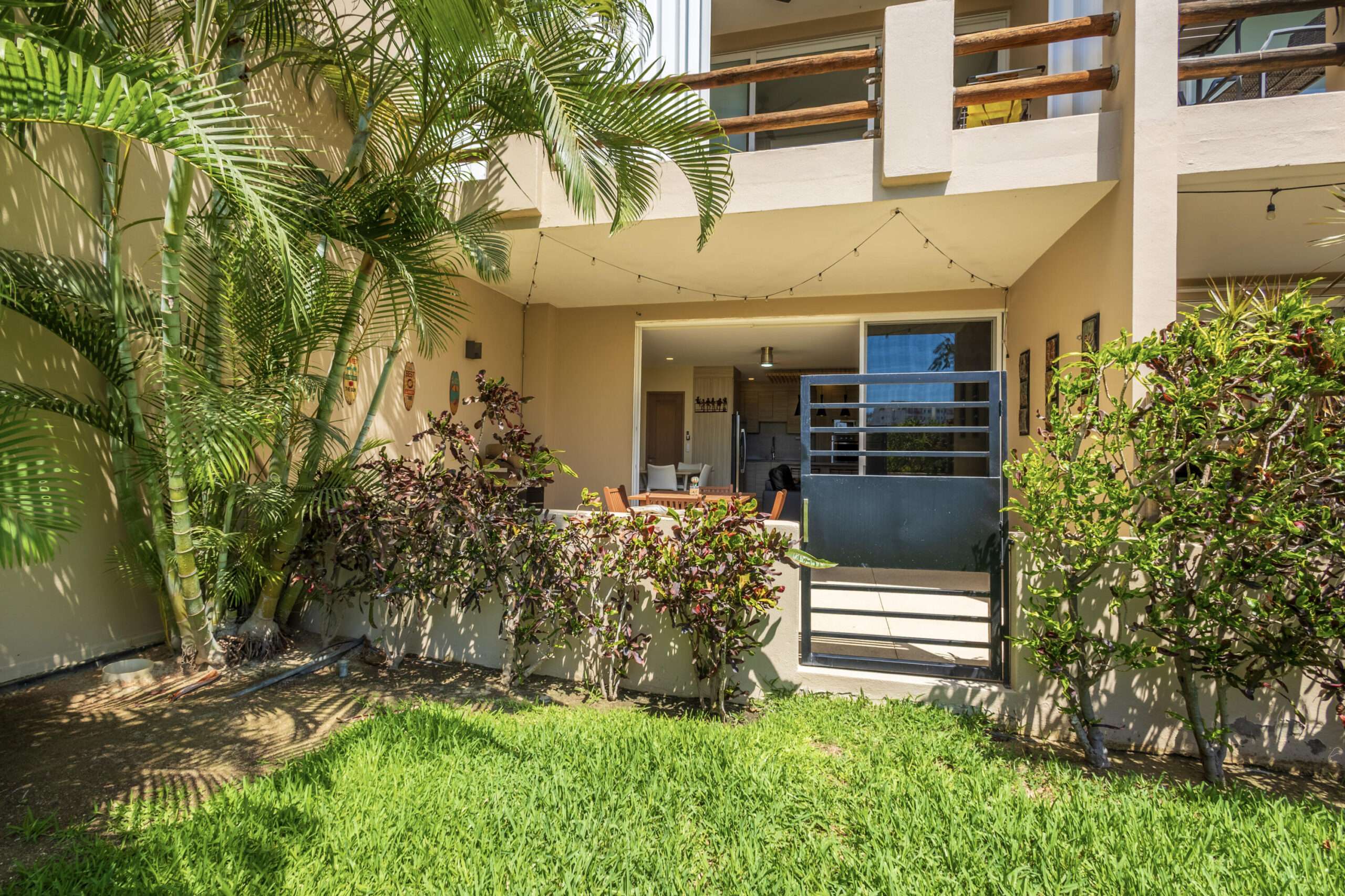 Los Cabos Pedregal Towers Pedregal Towers A03 is a rare 3BR/3BA condo in Cabo San Lucas exclusive Pedregal community, walkable to downtown and the marina. Floor-to-ceiling sliding doors connect the living area to a private terrace with city/mountain for sale
