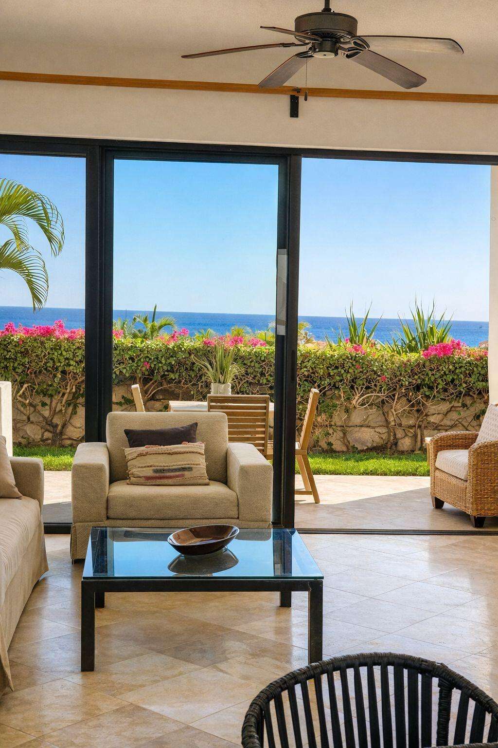 Los Cabos Cora Aqua Tower, located within Club Campestre San José del Cabo, one of Los Cabos' premier gated communities. Features 2 bedrooms, 2 full bathrooms, a guest half bath, TV room, laundry room, ocean for sale
