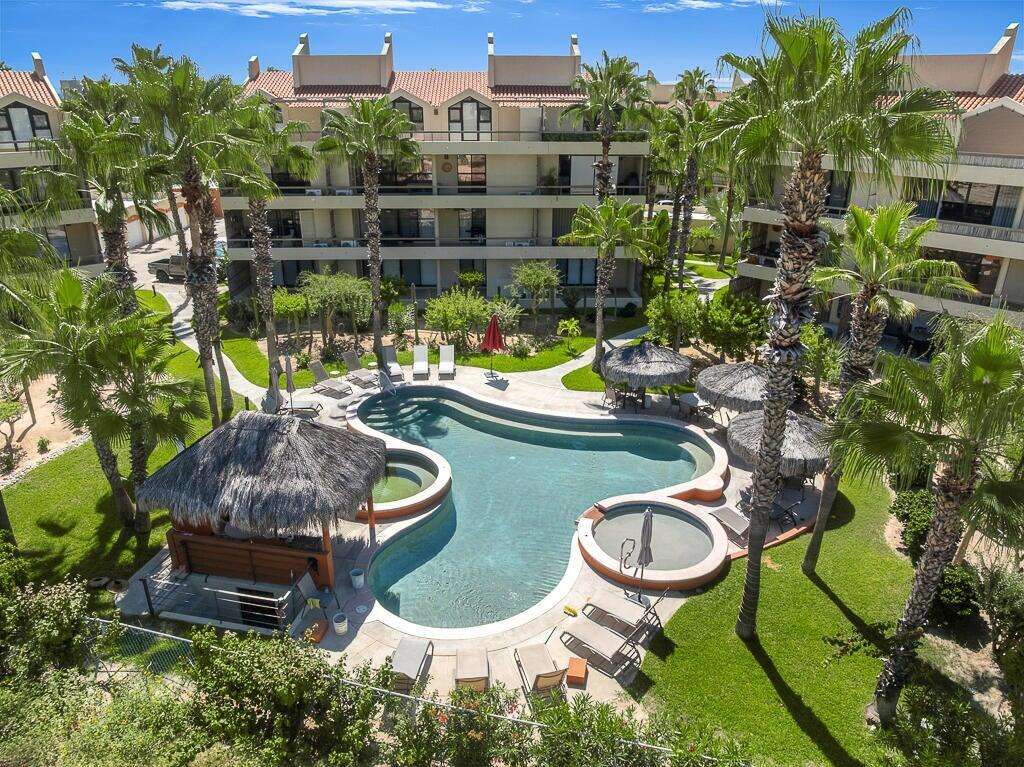 Los Cabos Club La Costa Best Value In Club la Costa - ''Impecable condition'' penthouse with private garage. Fully equipt two storey home with fresh paint, for sale