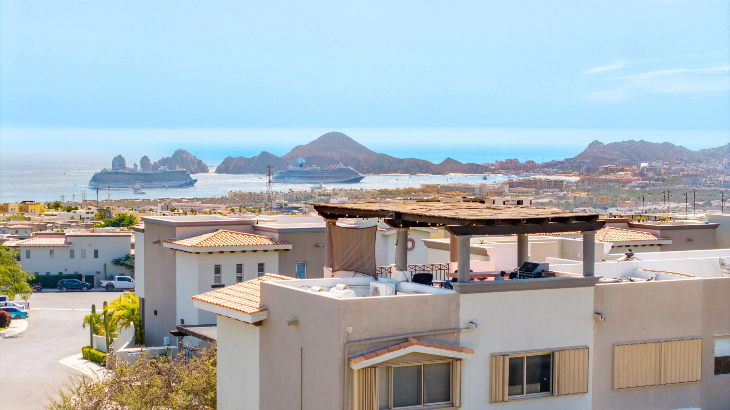 Los Cabos Vista Mare Condo for sale at Vista Mare, Cabo San Lucas, located on the fourth floor within a private residential community in the Sunset area. Its strategic location offers a peaceful setting just minutes from downtown, the Marina, restaurants, cafés, supermarkets, shopping, services, and entertainment. The unit offers 111.15 m² total, including 97.65 m² of air-conditioned interior space and a 13.5 m² private terrace. It features 2 bedrooms, 2 full bathrooms, an open living and dining area, equipped kitchen, A/C, and 1 underground parking space. Amenities include 2 pools, gym, jacuzzi, firepit, and social areas. Ready for delivery. Price: for sale